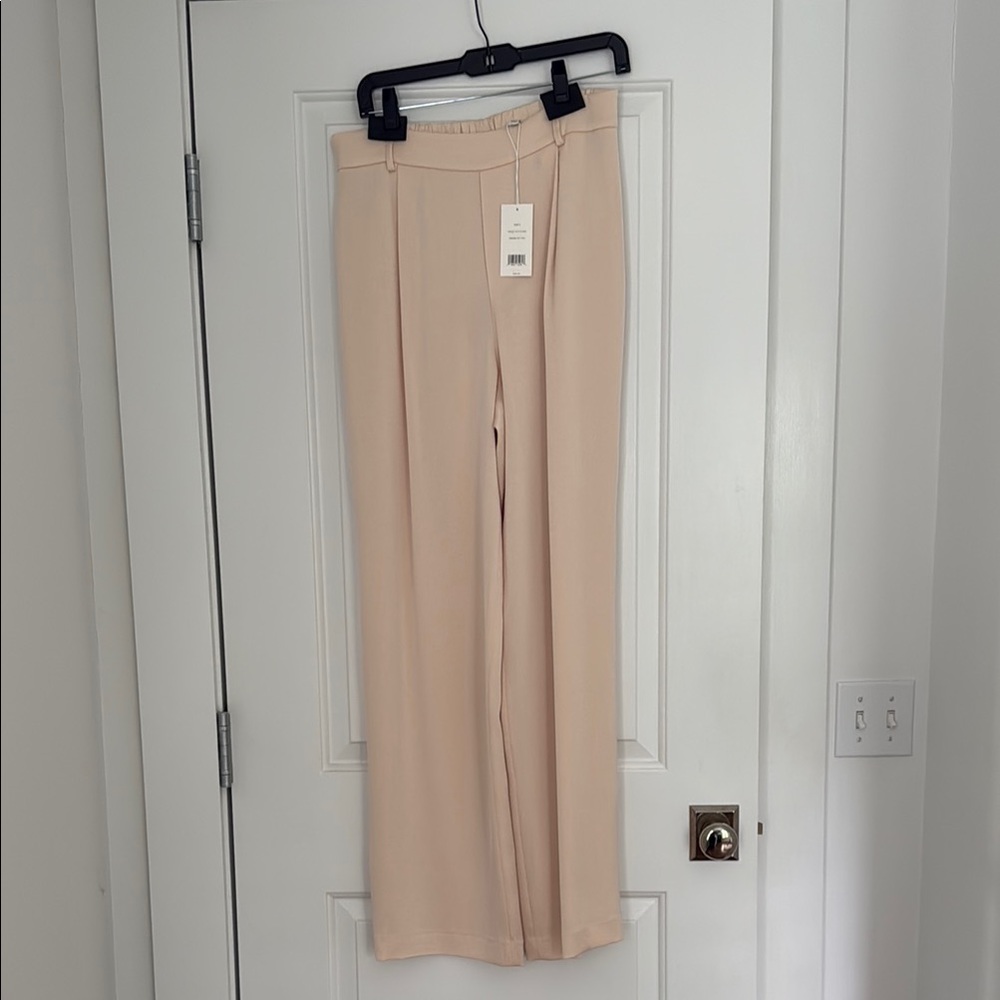 VINCE NWT Women’s Elegant Champagne pull on wide leg Pants with side strap.